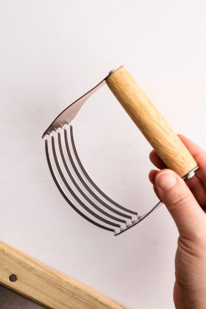 How to Use a Pastry Blender: The Ultimate Guide for Perfect Pastries Pastry Blender