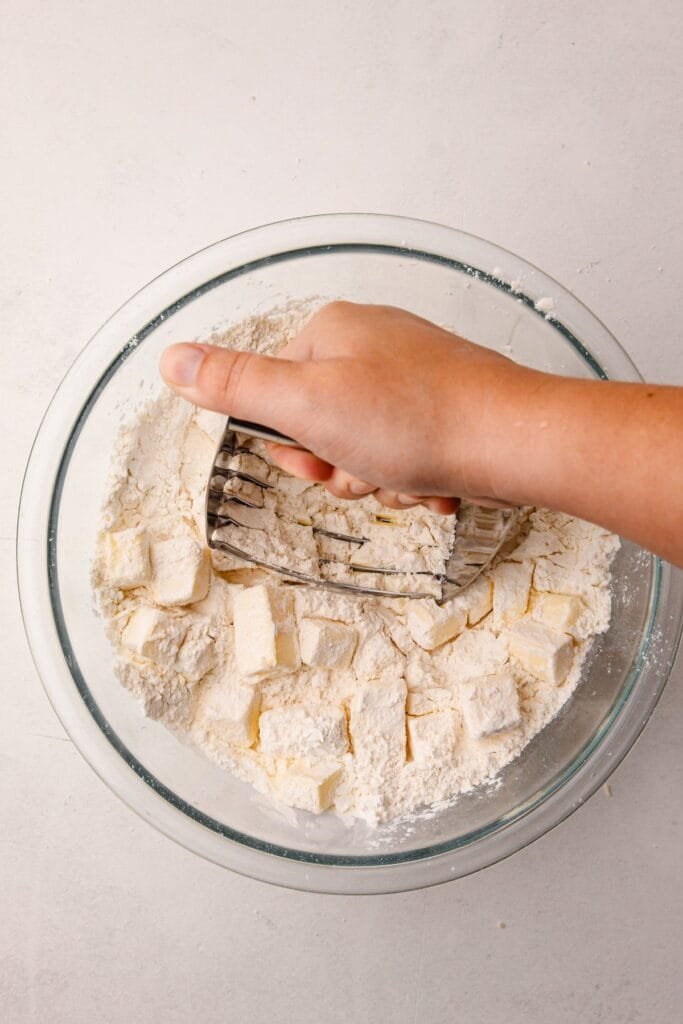 How to Use a Pastry Blender: The Ultimate Guide for Perfect Pastries Pastry Blender