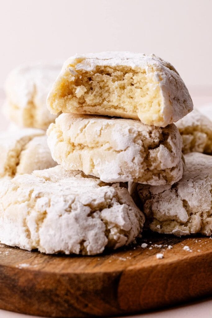 Italian Almond Cookies (Ricciarelli): A Traditional Tuscan Delicacy Italian Almond Cookies