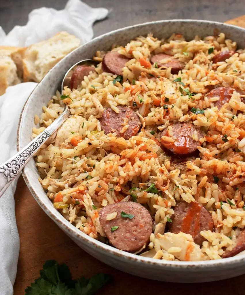 How to Make Chicken Bog β The Ultimate One-Pot Southern Dish Chicken Bog9
